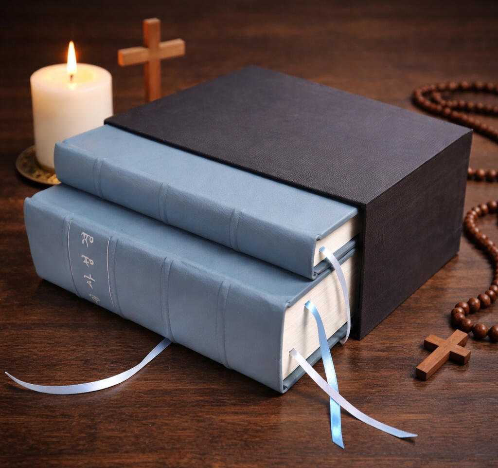 A4 2권과 케이스 / 개인 필사