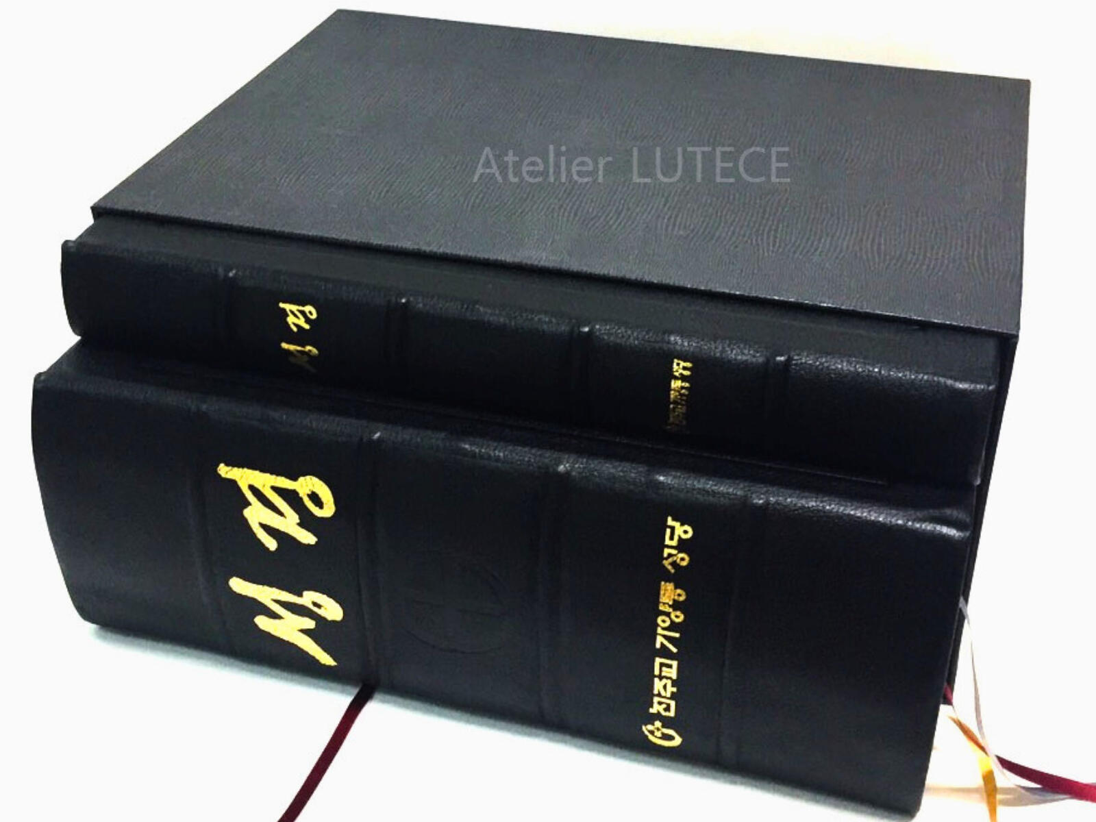 A3 2권과 케이스